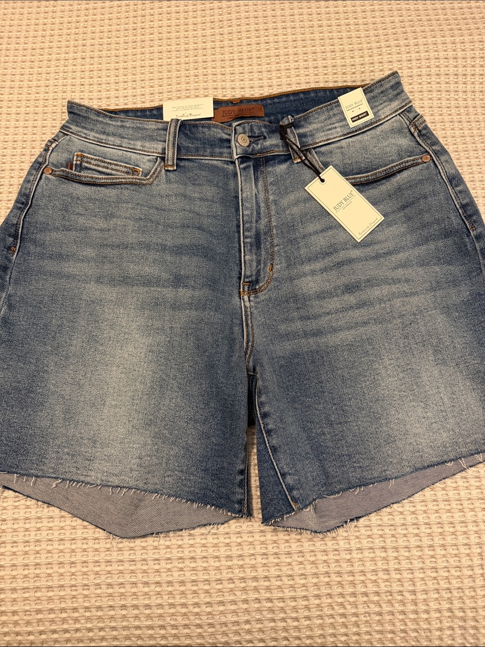 Judy Blue Faded High-Rise Denim Shorts with Raw Hem Size 1X NWT great stretch